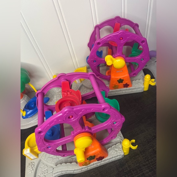 Little people massive amusement park WITH CAR - Picture 10 of 13